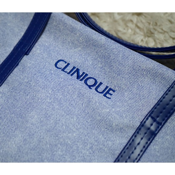 New! AUTHENTIC Clinique Make Up Tote Bag - Picture 4 of 5